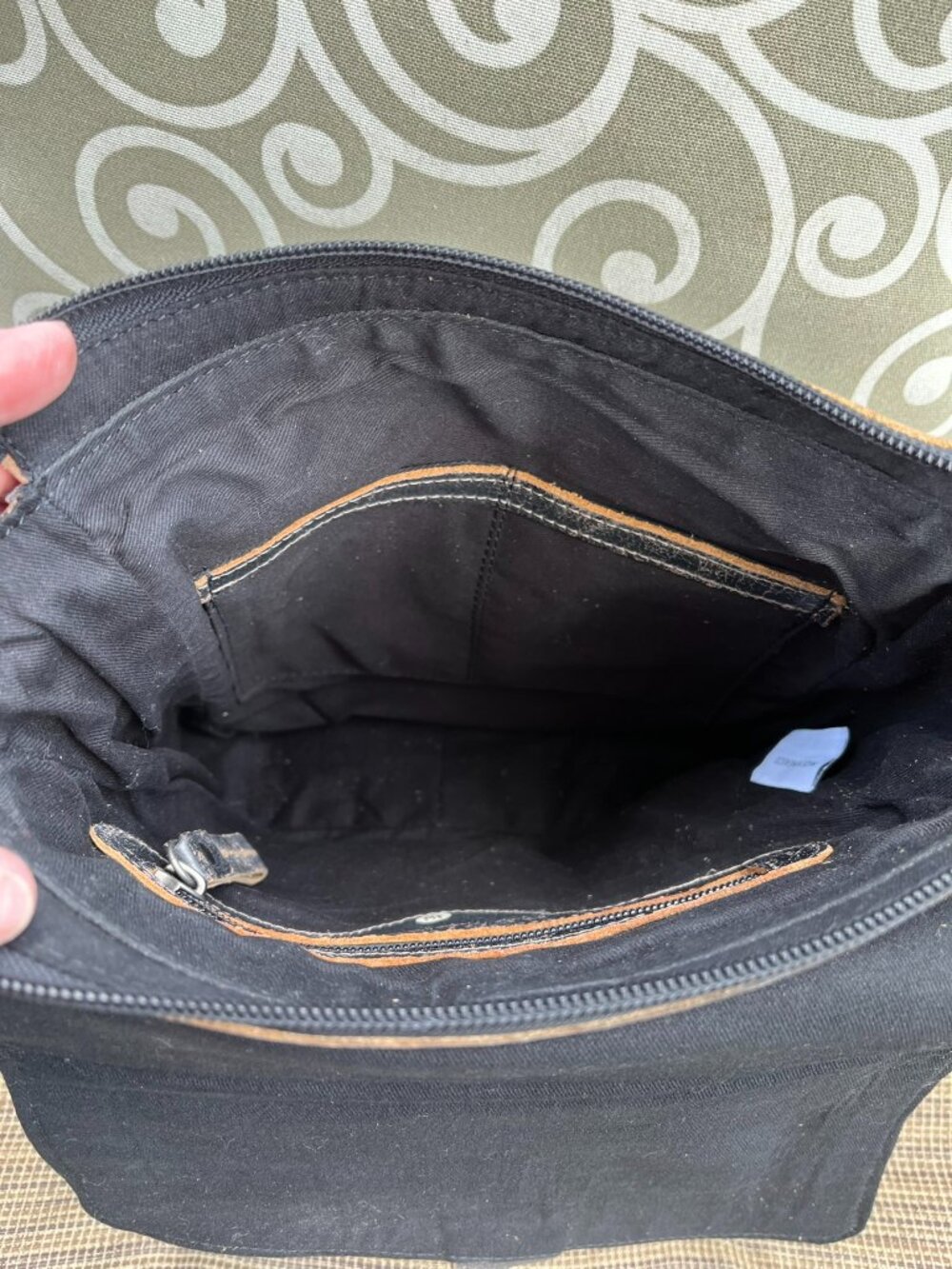 Bed Stu AINHOA LTC Crossbody, Black Lux Leather, MSRP $255, Like New Condition - Picture 5 of 16